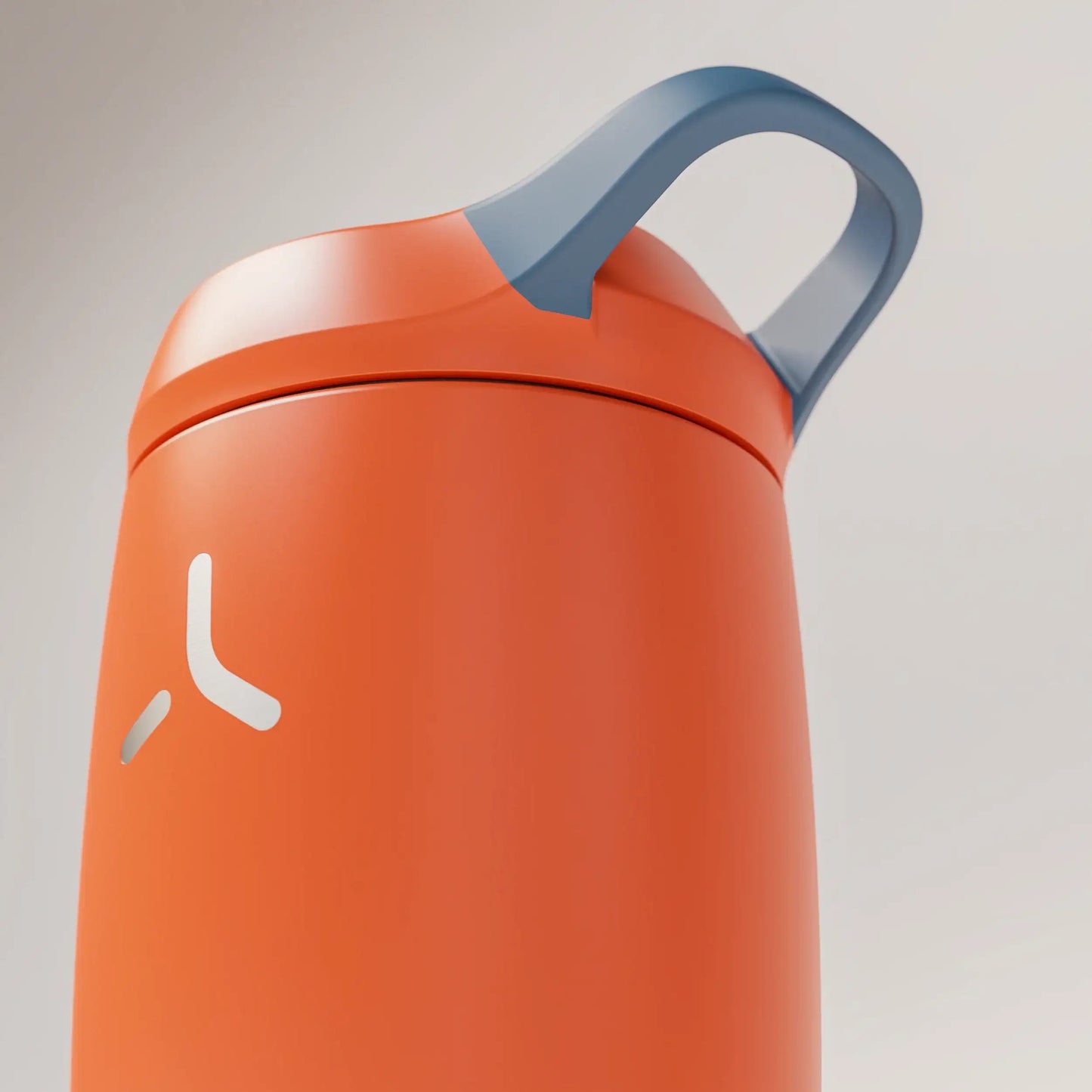 insulated-performance-shaker-bottle-b5 SHKR_18550_dwSS-S1.1_burntOrange_midnightBlue_1_4_xLowLoop_edit.png