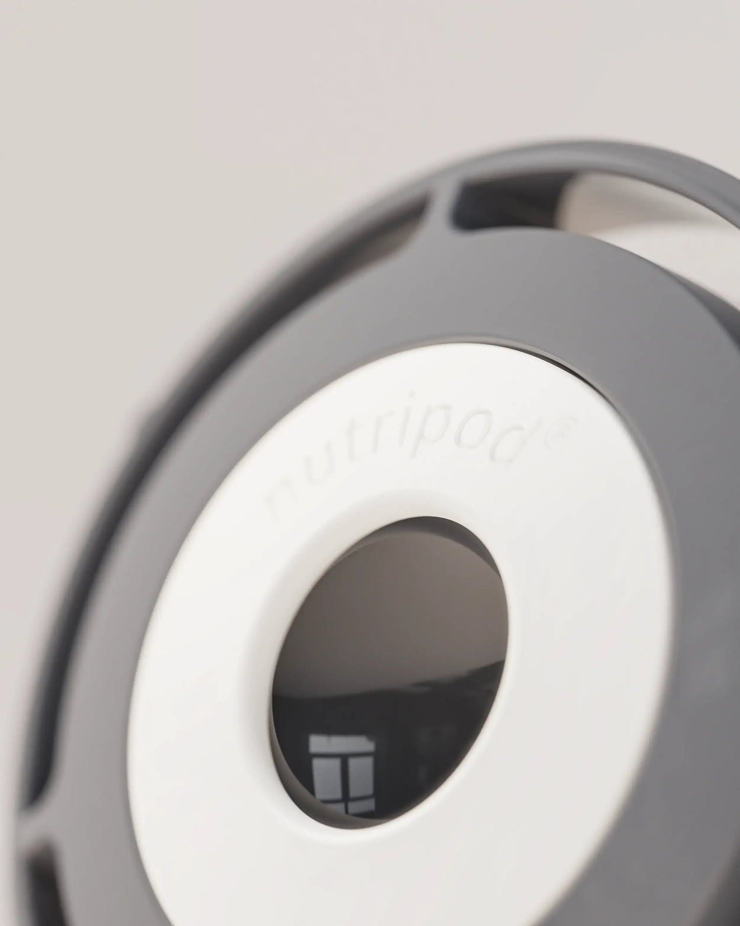 stainless-steel-electric-shaker-bottle-z9 VM_LiPo_3.5-700_v1_stainlessSteel_4x5_4_3_nutripod_EDIT.png